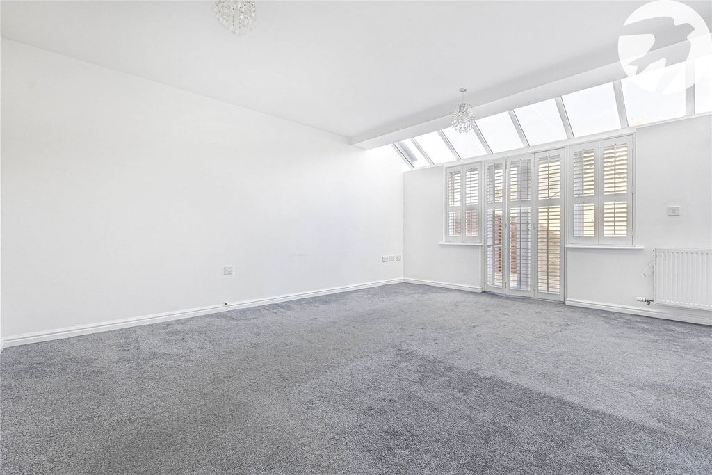 Property photo 1 of 21 Picture No. 04