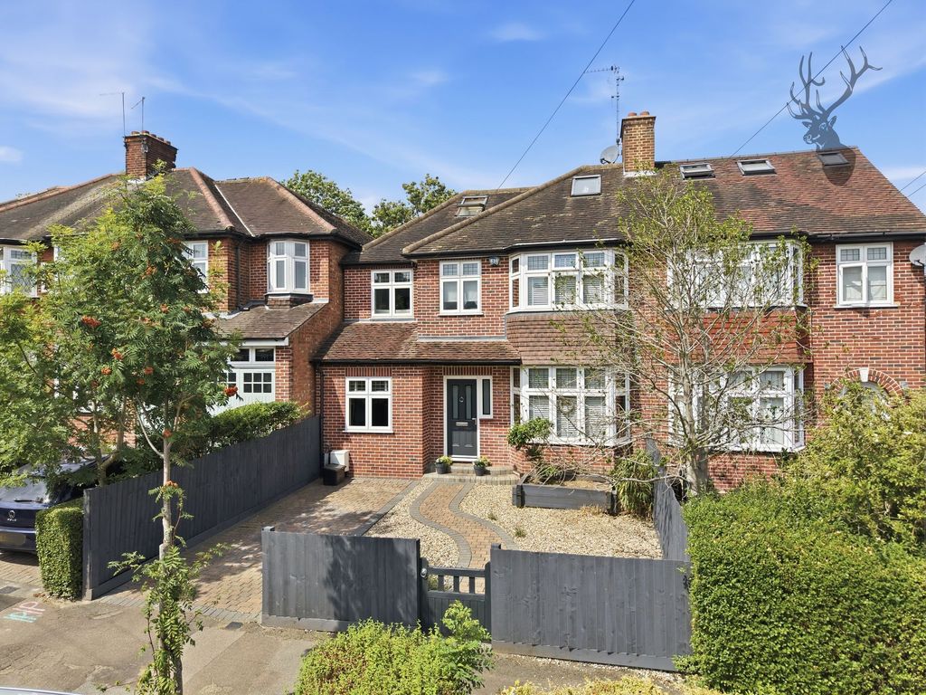 Property photo 1 of 31