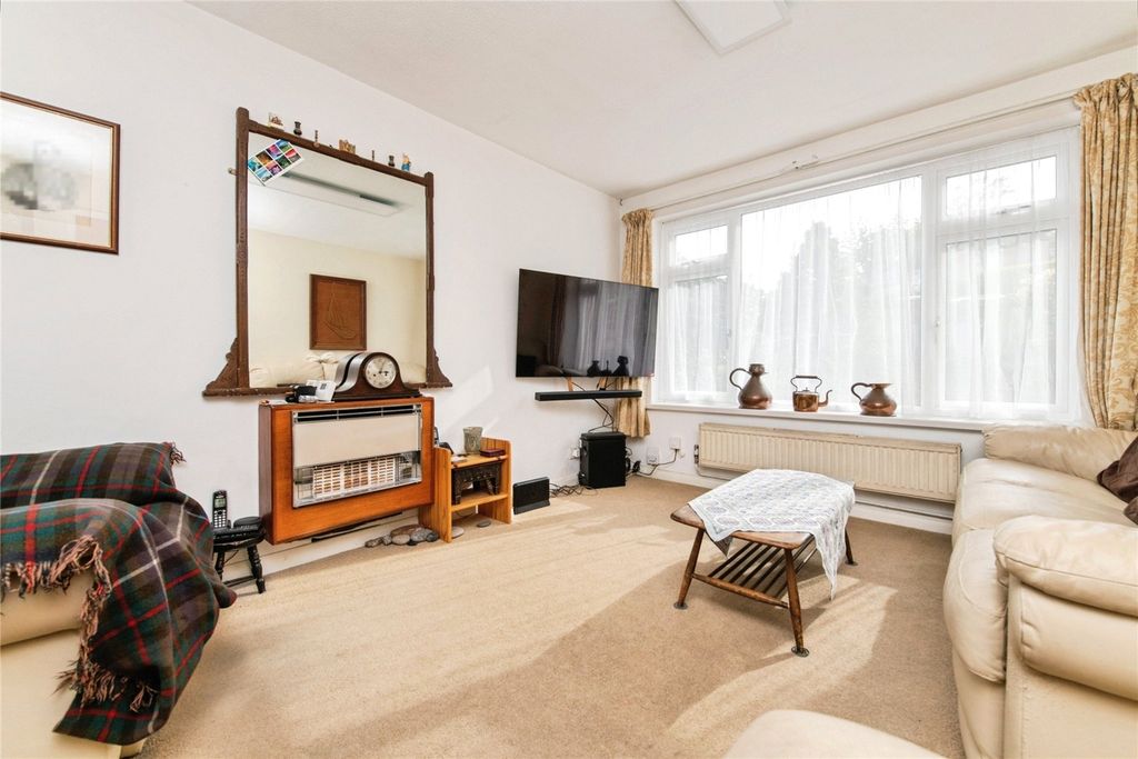 Property photo 3 of 18 Picture No. 32