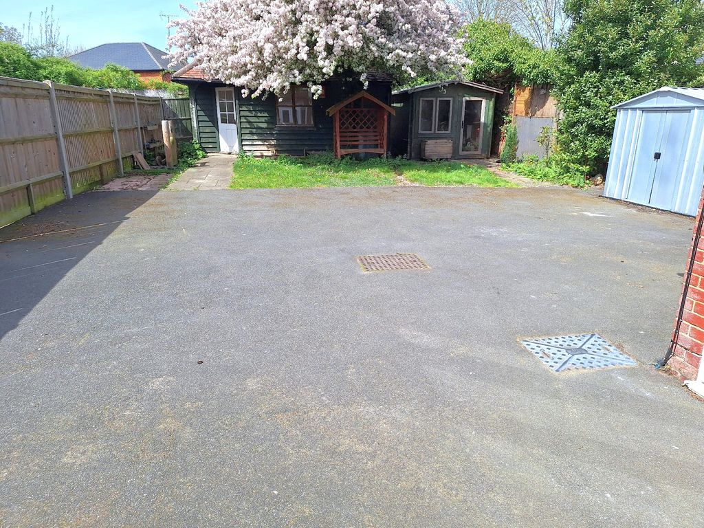 Property photo 2 of 3 14 High Street