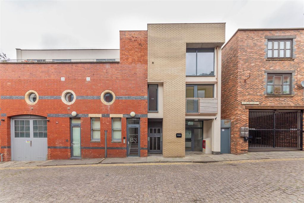 Property photo 2 of 15 Ks2B2922.Jpg