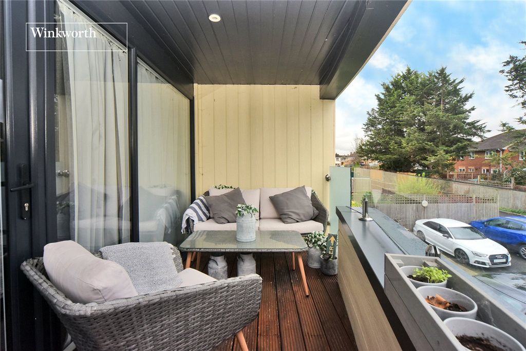 Property photo 3 of 11 Picture No. 15