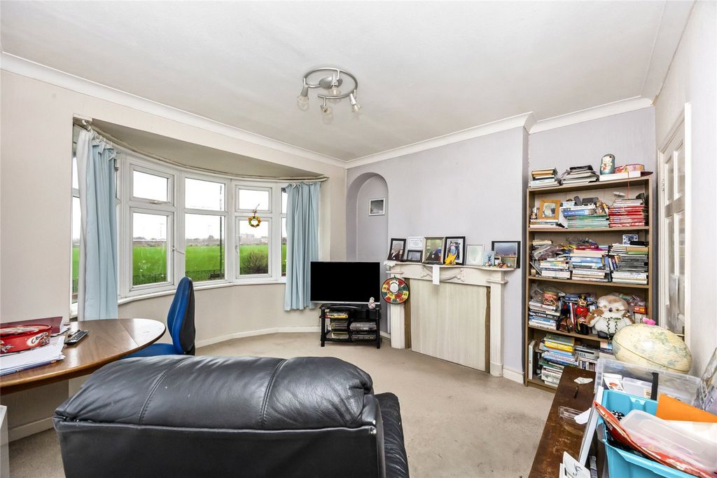 Property photo 2 of 16 Picture No. 05