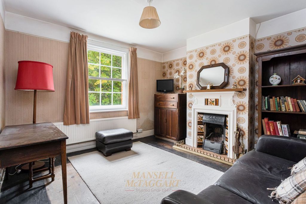 Property photo 2 of 24