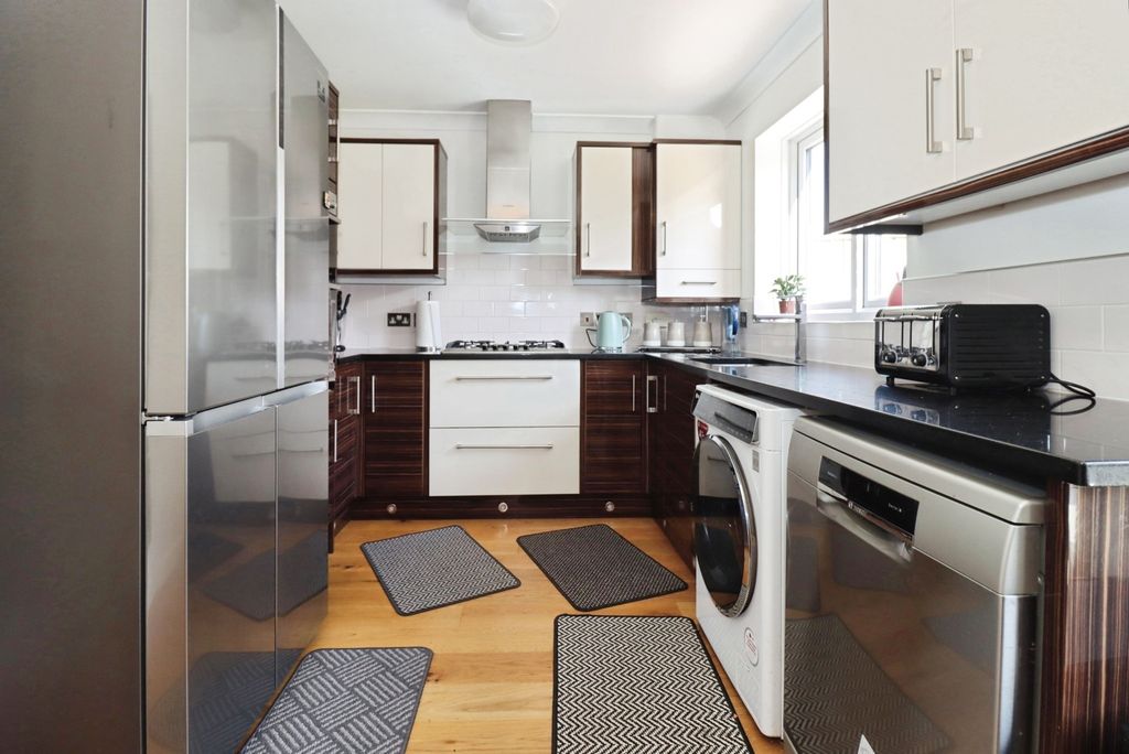 Property photo 3 of 18 Picture 3