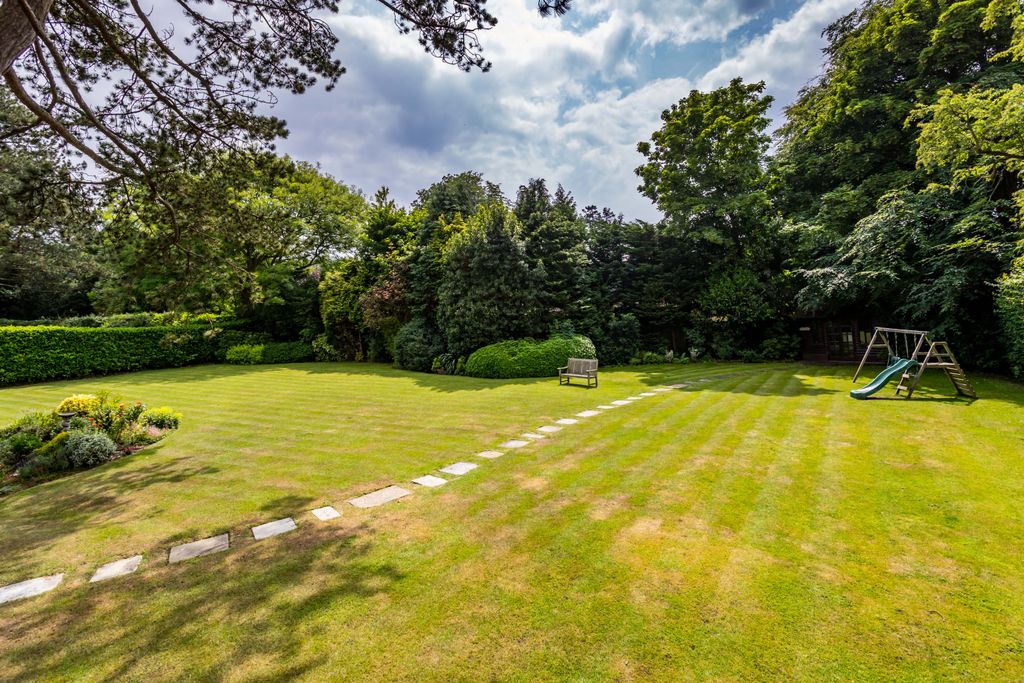 Property photo 3 of 28