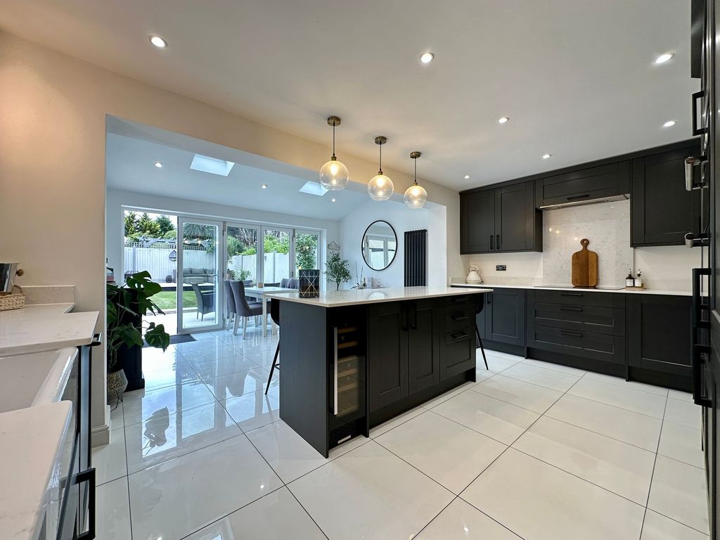 Property photo 2 of 16 Kitchen