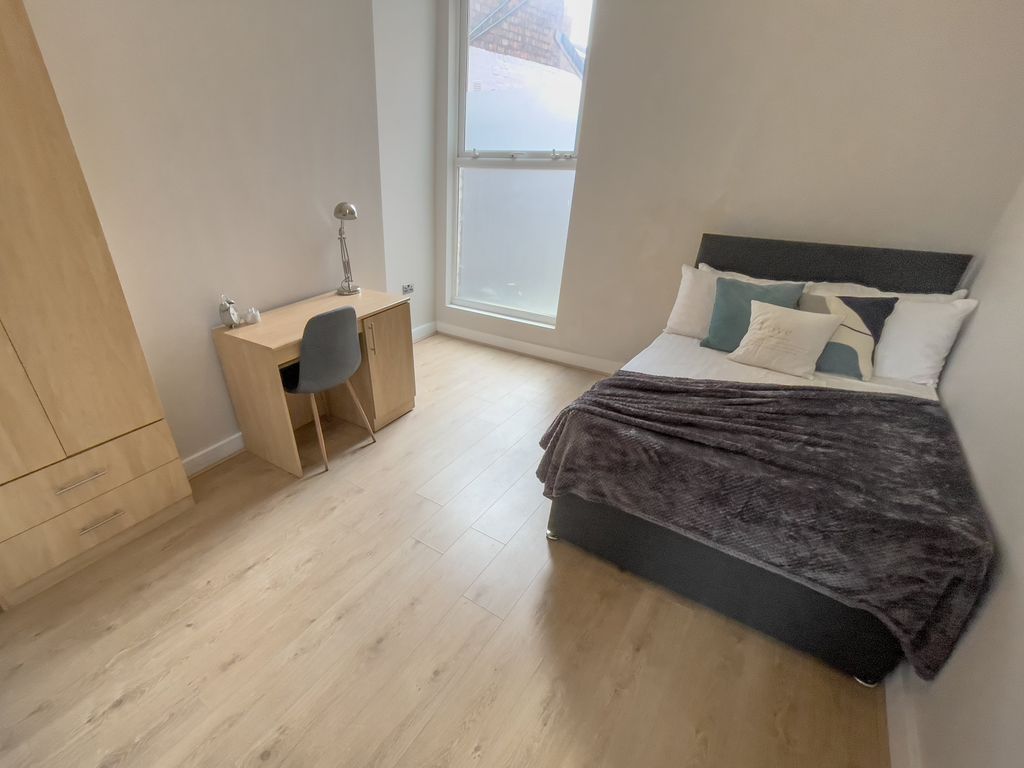Property photo 1 of 7 25 Sheil 10