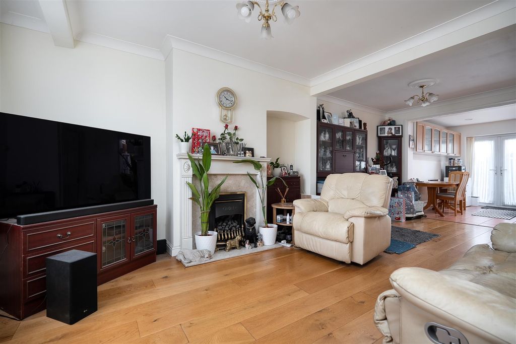 Property photo 2 of 17 Living Room