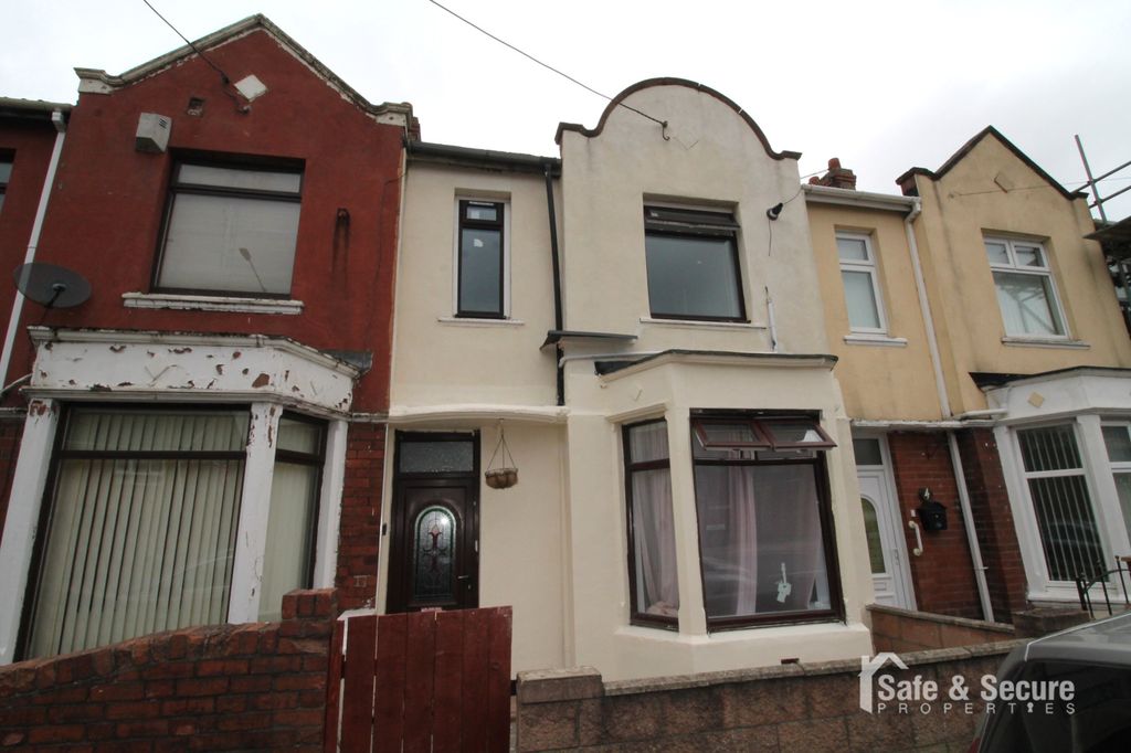 Property photo 1 of 9 Front External