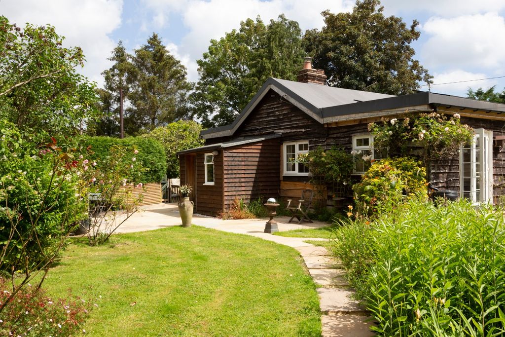 Property photo 1 of 15 Elm Cottage