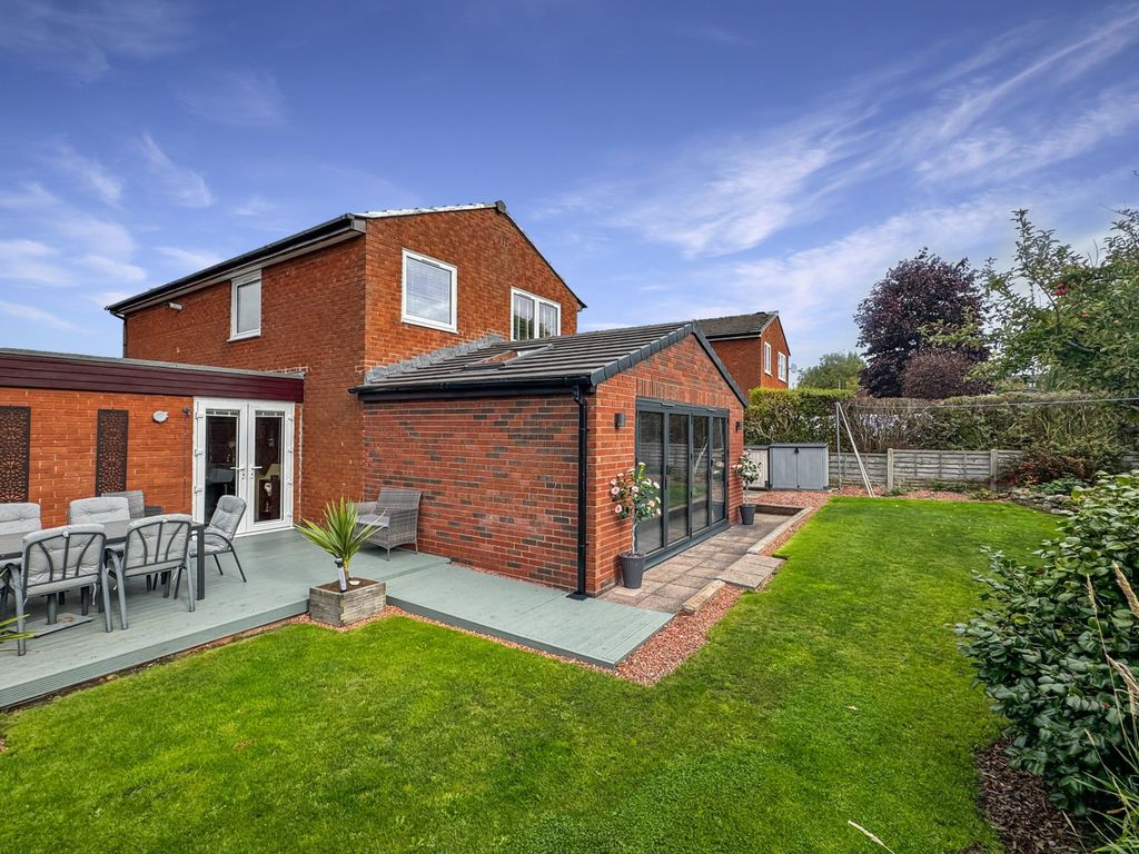 Property photo 1 of 32