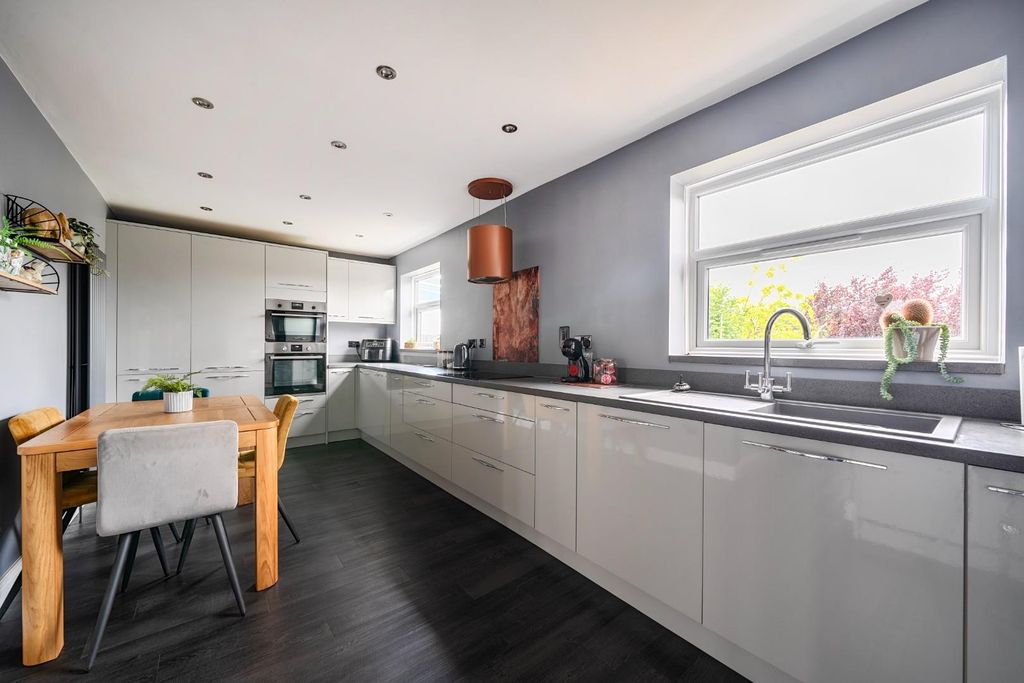 Property photo 2 of 21 1470627-14-6A22B421d9Af2.Jpg
