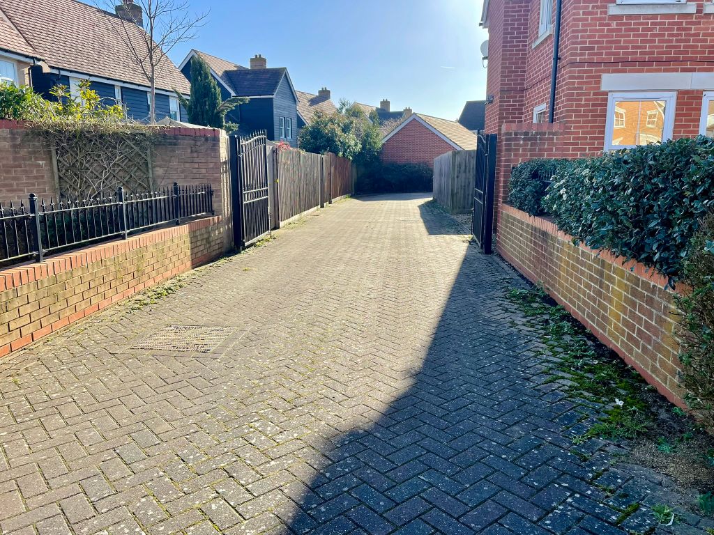Property photo 3 of 17 Img_1013