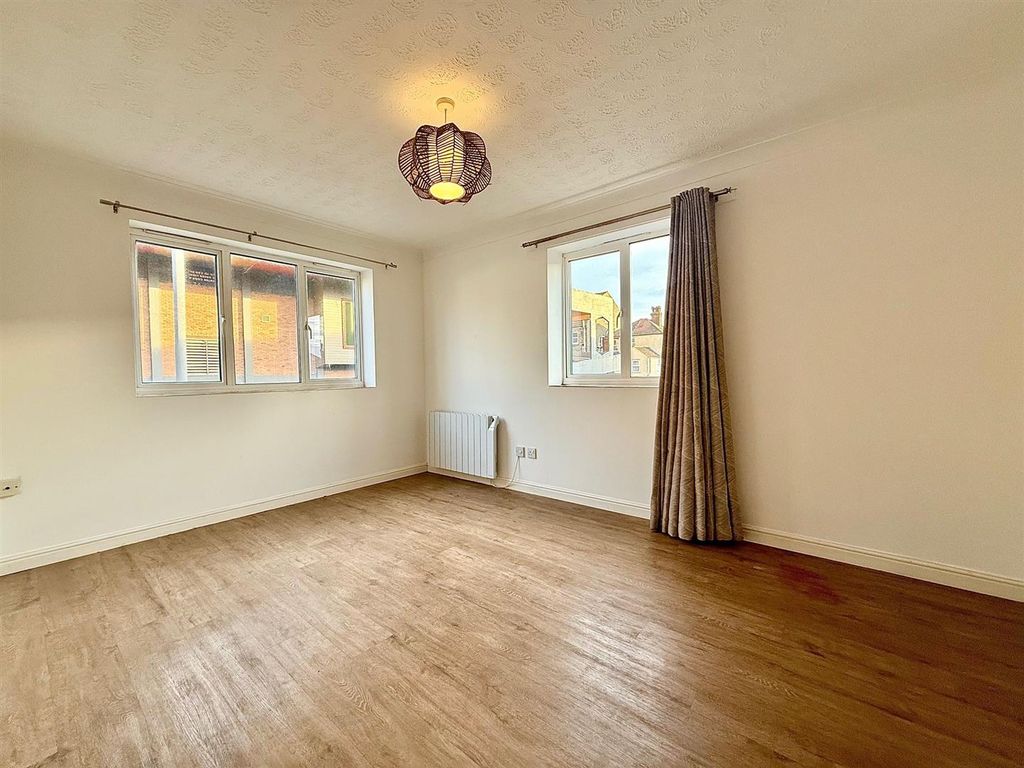 Property photo 2 of 6 Living Room