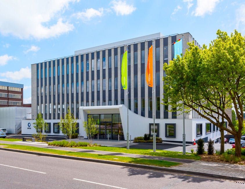 Property photo 1 of 4 Thesquarerentofficebasingstoke.Jpg