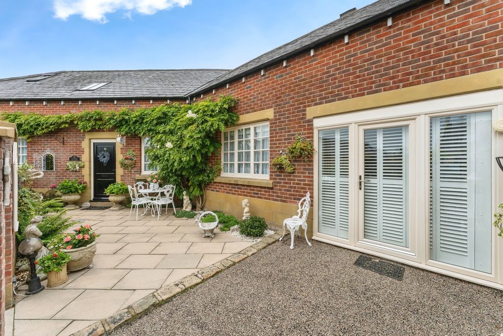 Property photo 1 of 23 Front Courtyard