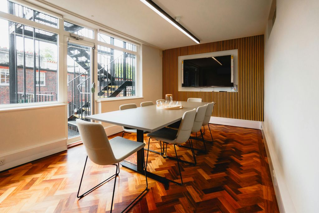 Property photo 3 of 16 Dutch House