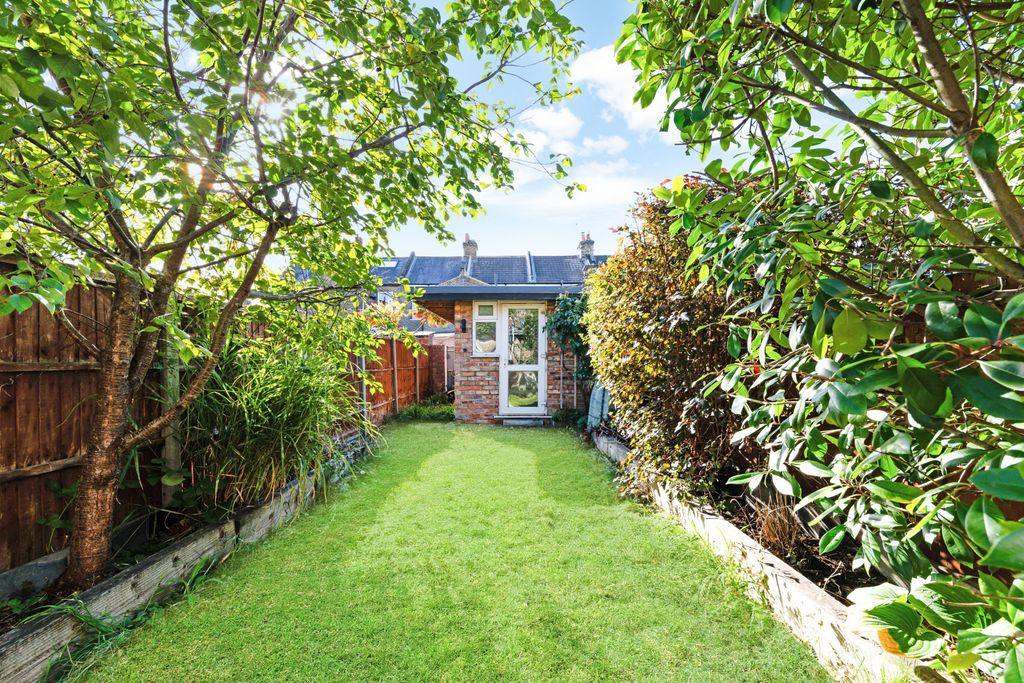 Property photo 3 of 16 Picture No. 32