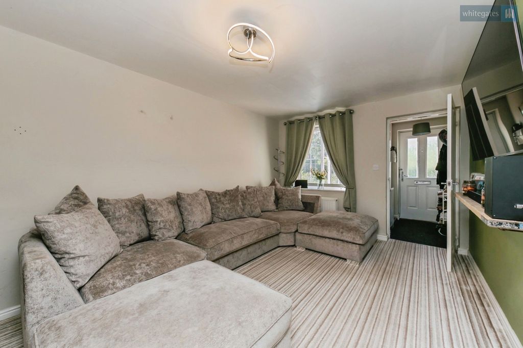 Property photo 3 of 19 Pbox-Img.Jpg