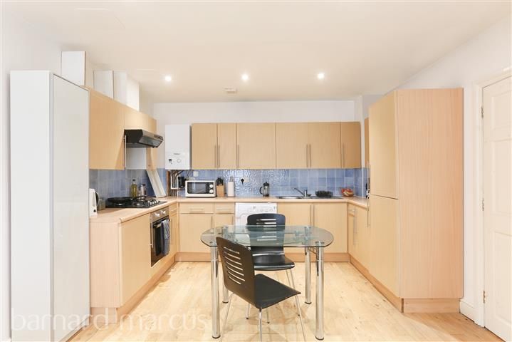 Property photo 3 of 7 Kitchen