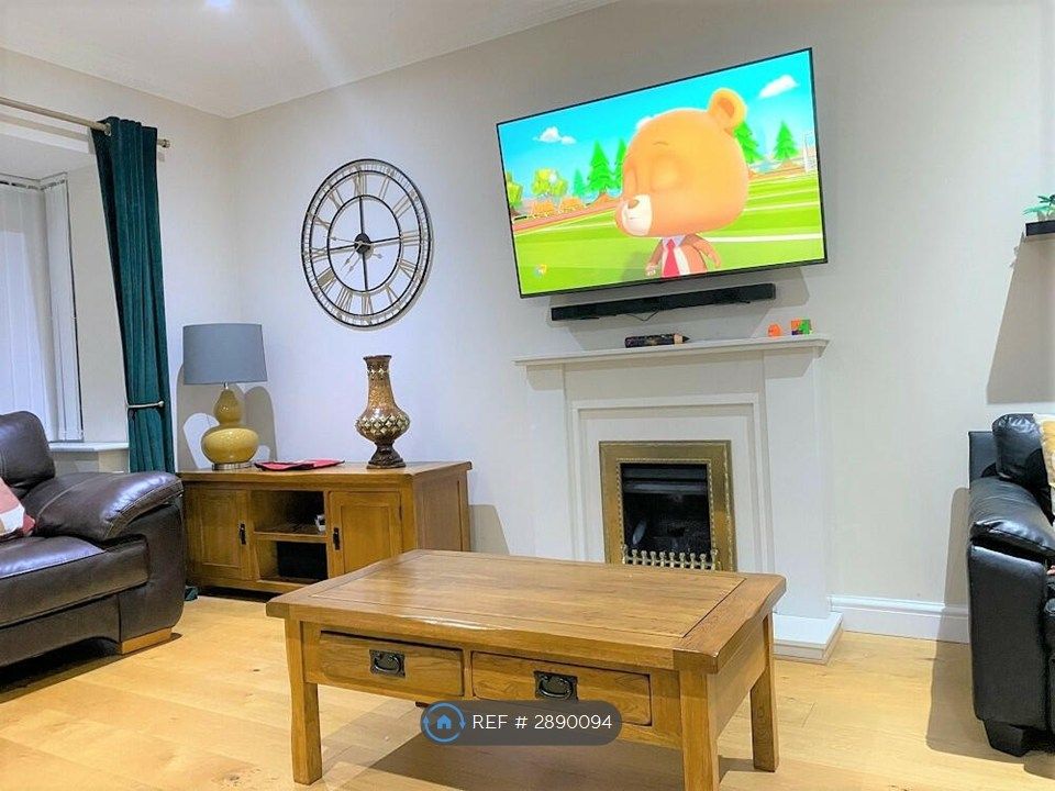 Property photo 2 of 15 Living Room