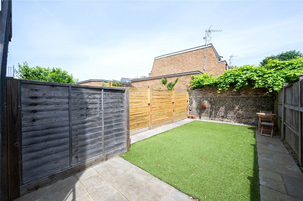 Property photo 3 of 30 Picture No. 15