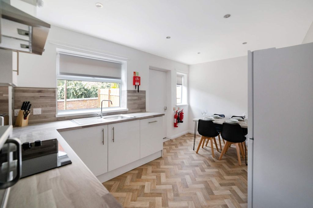 Property photo 2 of 14 Photo 2