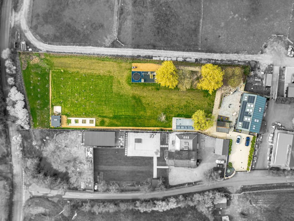 Property photo 2 of 50