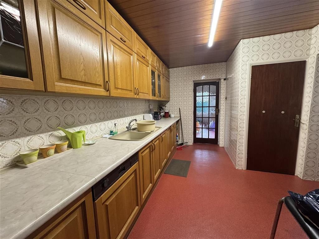 Property photo 3 of 7 Kitchen