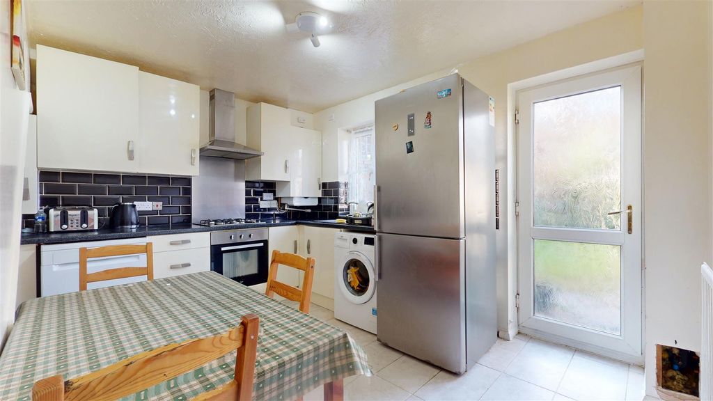 Property photo 2 of 13 04152026_000321.Jpg