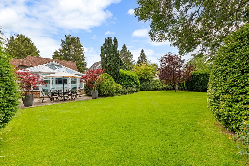 Property photo 2 of 39