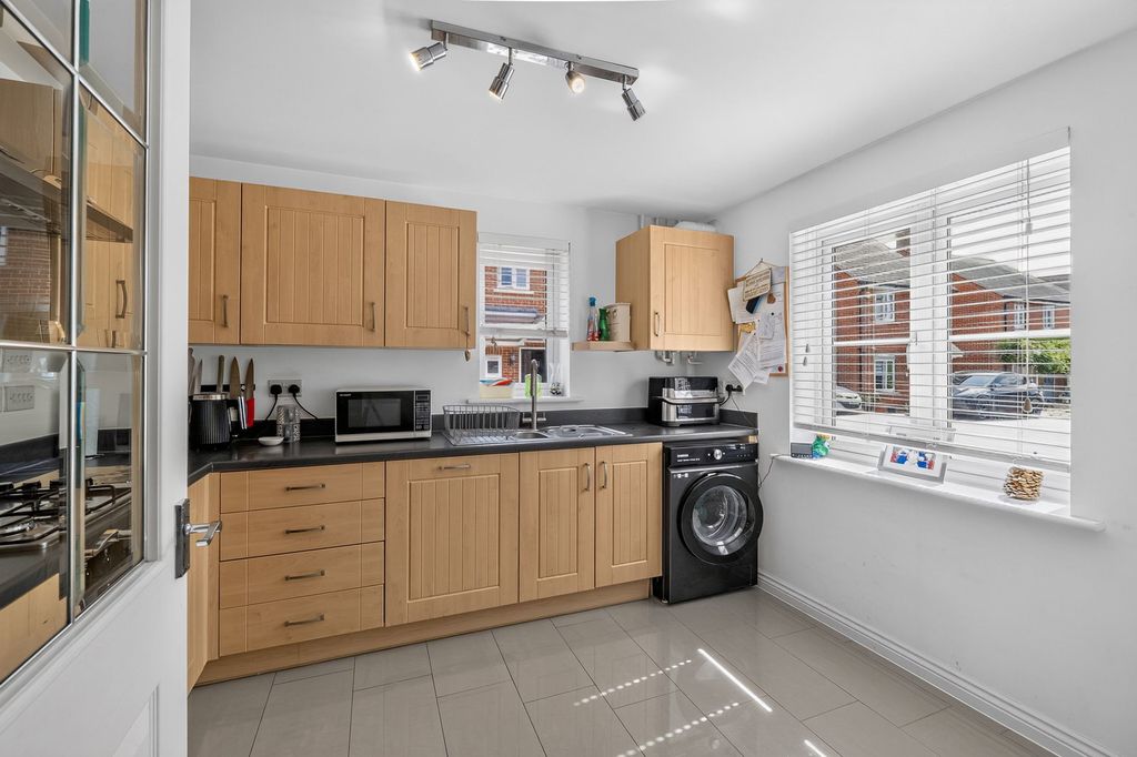 Property photo 2 of 22