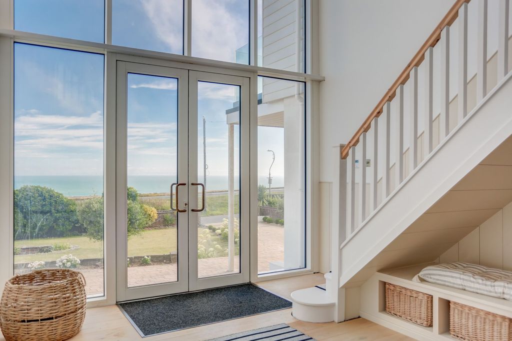 Property photo 2 of 30