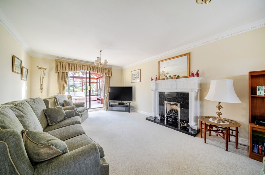 Property photo 3 of 38 1405649-19-697A4d33A93A3