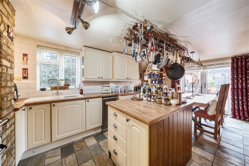 Property photo 3 of 26