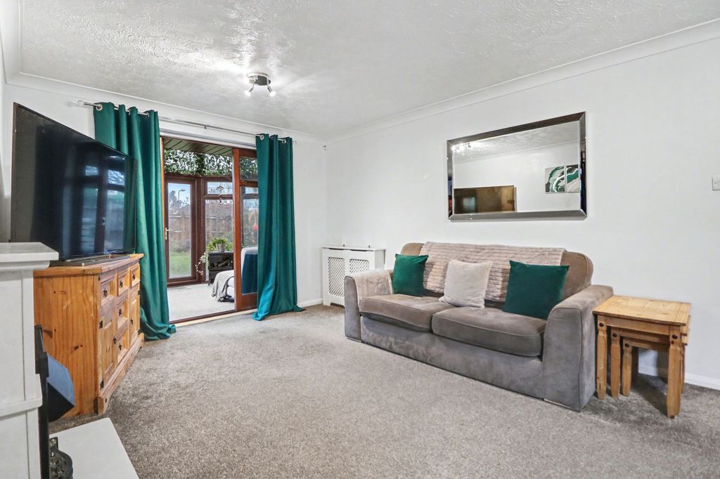 Property photo 2 of 12