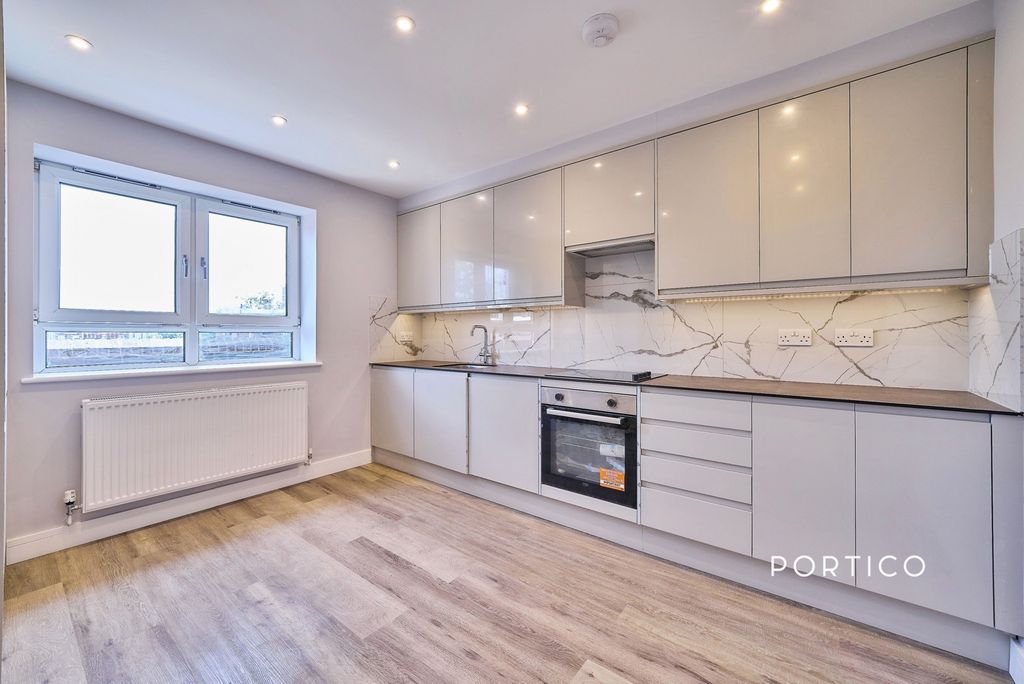 Property photo 1 of 16 Pbox-Img.Jpg