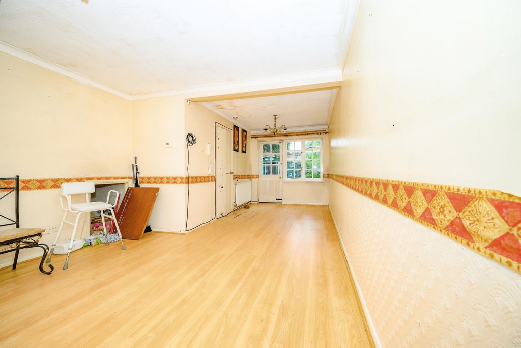 Property photo 2 of 11 Photo