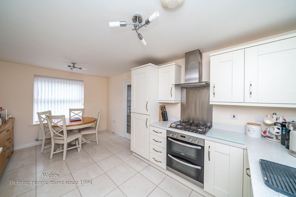 Property photo 2 of 26 Kitchen Diner