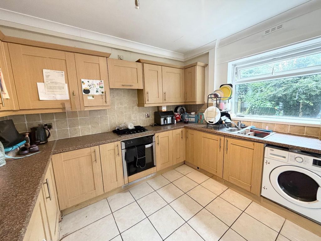 Property photo 2 of 4 Kitchen