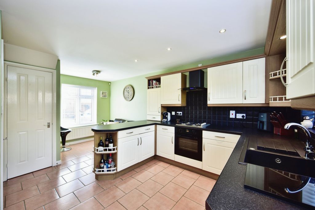 Property photo 3 of 20 Family Kitchen