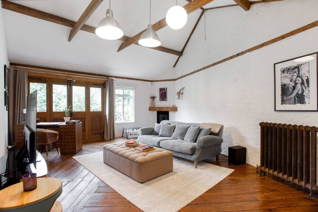 Property photo 1 of 43