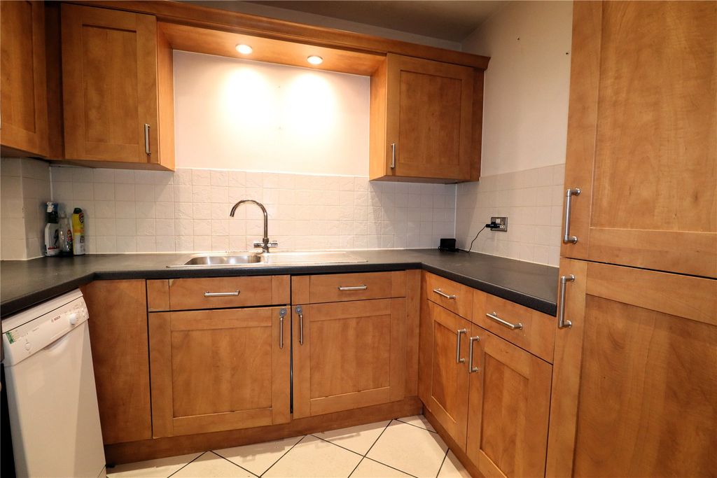 Property photo 2 of 7 Picture No. 13
