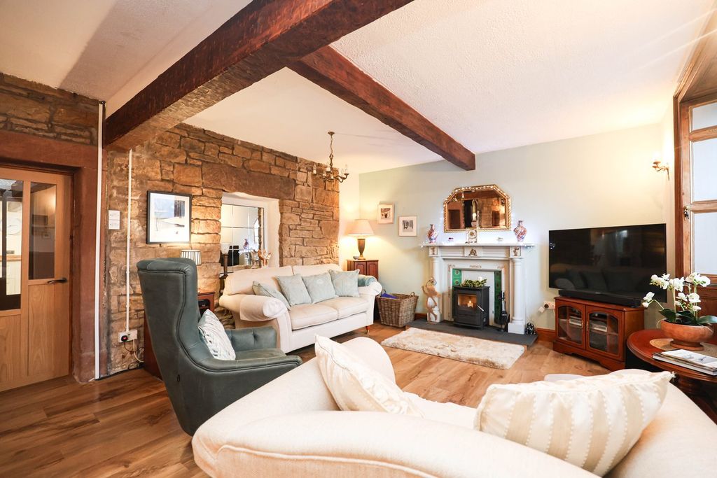 Property photo 3 of 35 Dining Lounge