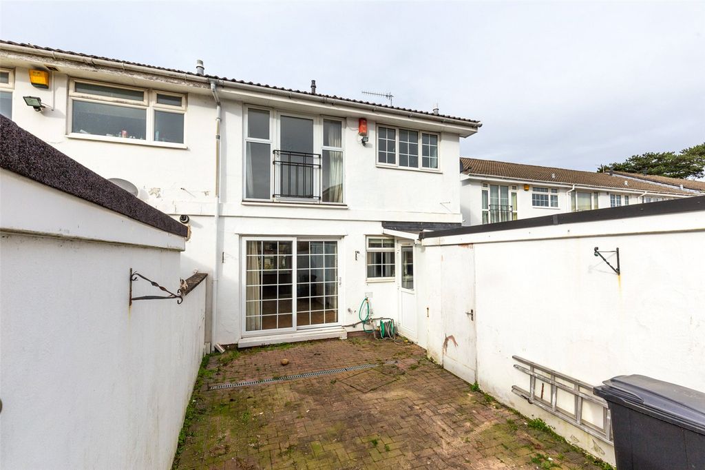 Property photo 2 of 16 Picture No. 17