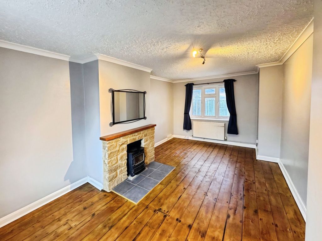 Property photo 2 of 25