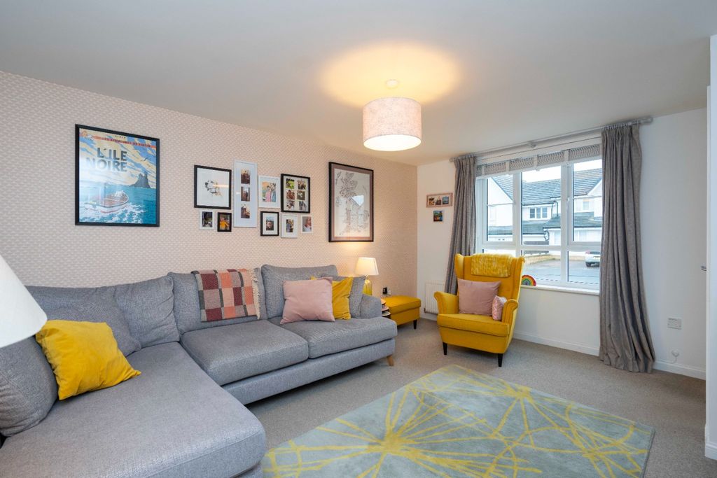 Property photo 2 of 27 4855256