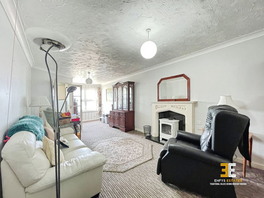 Property photo 3 of 27