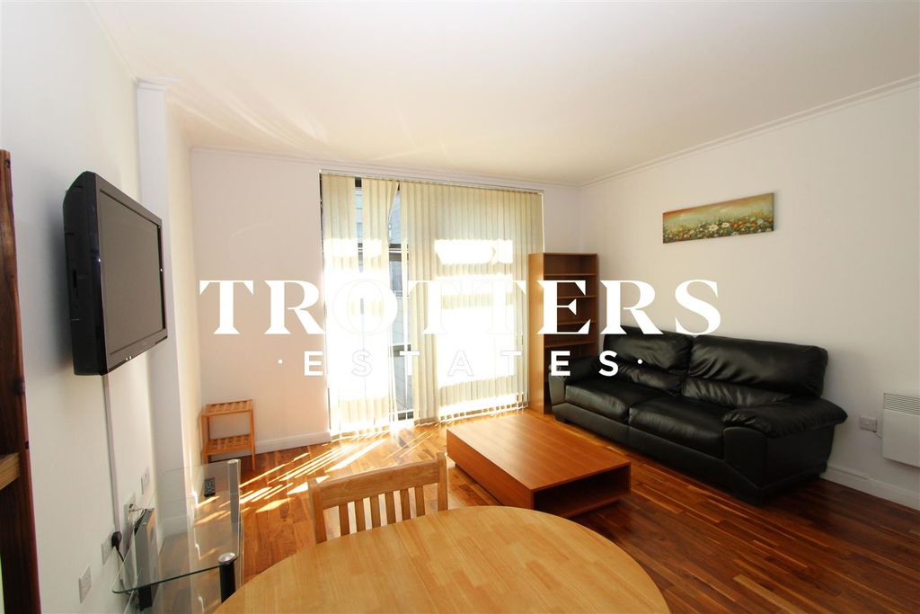 Property photo 3 of 8 Untitled Design - 2024-03-30T160410.141.Jpg